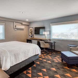 King Room Mobility or hearing accessible
